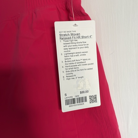 NWT Relaxed Fit HR Short Lululemon - Picture 2 of 6